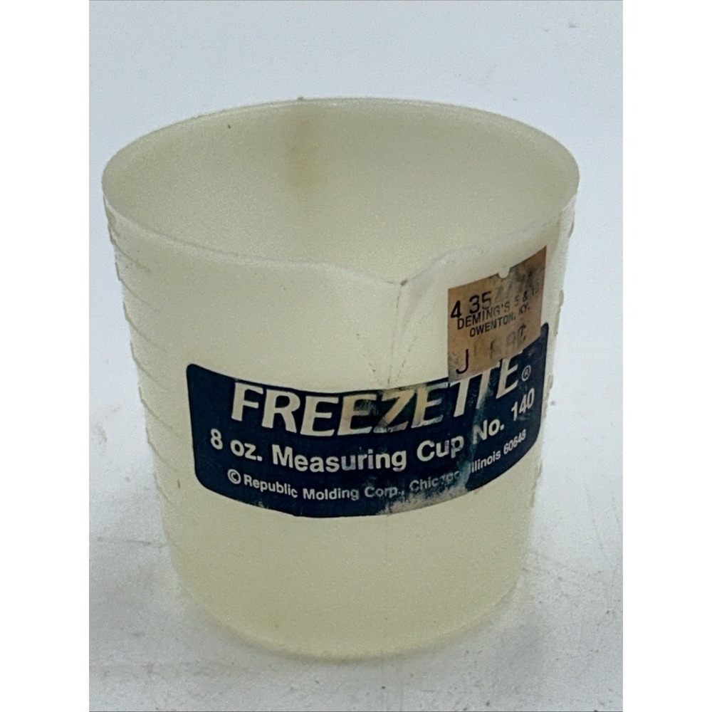 Republic Molding Co. Freezette - Vintage Measuring Cup No. 140 8 Oz.